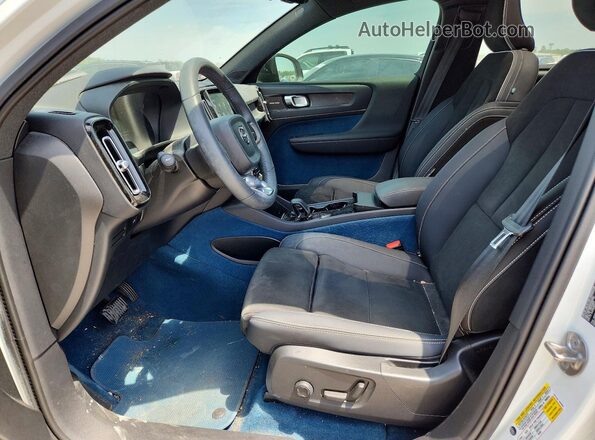 YV4ED3GM2P2048163 2023 VOLVO C40 Белый Вид салона спереди