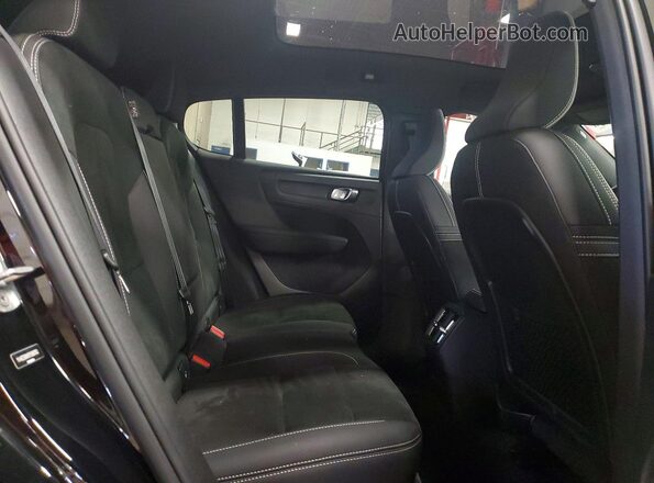YV4ED3GM2P2060152 2023 VOLVO C40 Black Widok wnętrza z tyłu