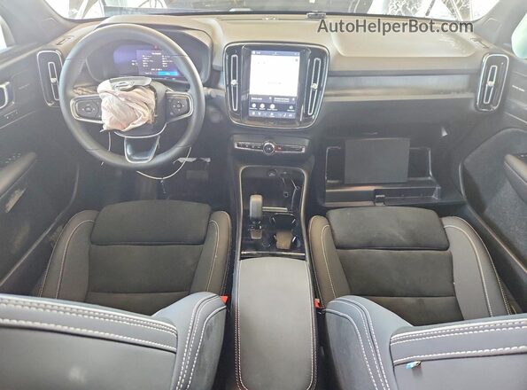 YV4ED3GM8P2033263 2023 VOLVO C40 Black Առջևի վահանակի տեսք