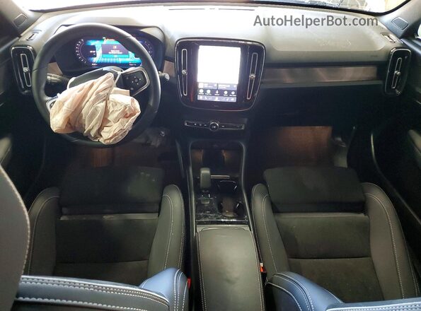 YV4ED3UL3P2102839 2023 VOLVO XC40 Бежевый Вид панели приборов