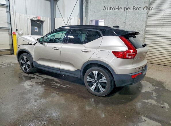 YV4ED3UL3P2102839 2023 VOLVO XC40 Бежевый Задняя левая четверть