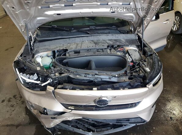 YV4ED3UL3P2102839 2023 VOLVO XC40 Бежевый Вид подкапотного пространства
