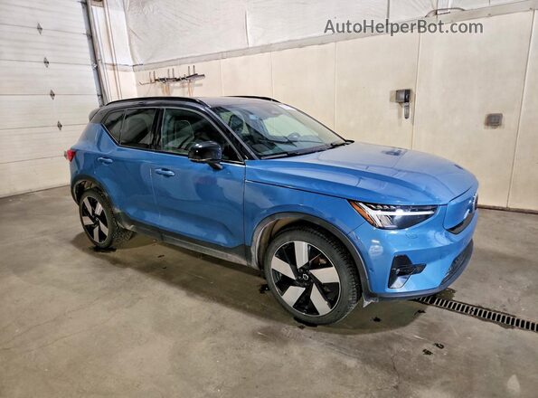 YV4ED3UM0P2990071 2023 VOLVO XC40 Blue Передня права чверть