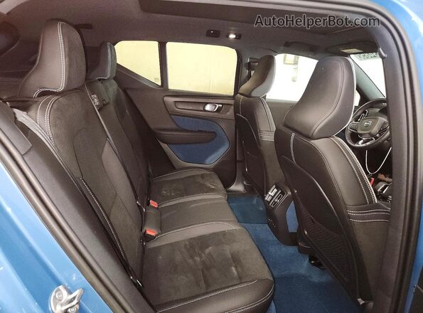 YV4ED3UM0P2990071 2023 VOLVO XC40 Blue Вид задньої частини салону