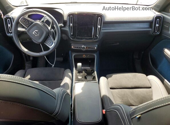 YV4ED3UM9P2094576 2023 VOLVO XC40 White Widok deski rozdzielczej