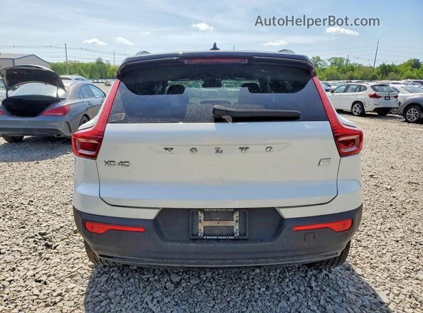 YV4ED3UM9P2094576 2023 VOLVO XC40 White Widok z tyłu