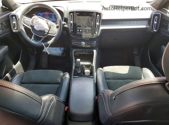 YV4ED3UR3M2568156 2021 VOLVO XC40 Red Widok deski rozdzielczej