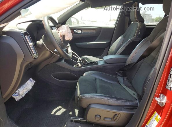 YV4ED3UR3M2568156 2021 VOLVO XC40 Red Widok wnętrza z przodu