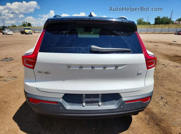 YV4ED3UR8M2574745 2021 VOLVO XC40 White Rear view