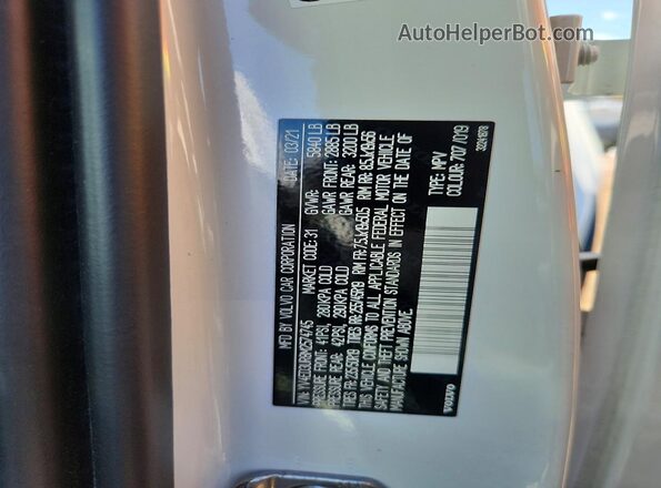 YV4ED3UR8M2574745 2021 VOLVO XC40 White Engine compartment view