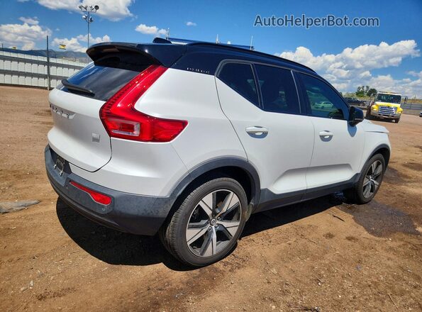 YV4ED3UR8M2574745 2021 VOLVO XC40 White Rear right