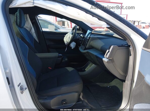 YV4EK3CL4T2601148 2026 VOLVO EX30 White Вид салону спереду