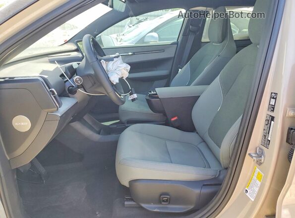 YV4EK3ZL0T2612865 2026 VOLVO EX30 Tan Вид салону спереду