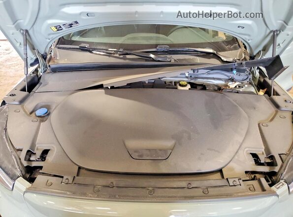 YV4ER3XM5R2248085 2024 VOLVO XC40 Green ძრავის განყოფილების ხედი