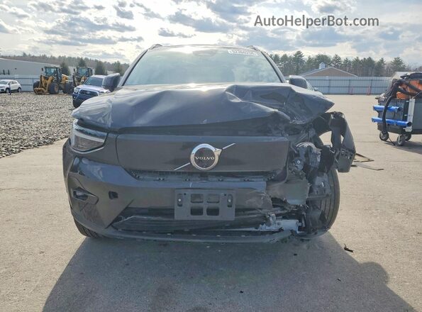 YV4ER3XM9R2257257 2024 VOLVO XC40 Black Widok z przodu