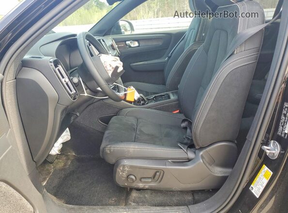 YV4ER3XM9R2257257 2024 VOLVO XC40 Black Widok wnętrza z przodu