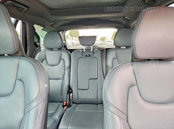 YV4H60CA3P1932216 2023 VOLVO XC90 Серебряный Вид задних сидений