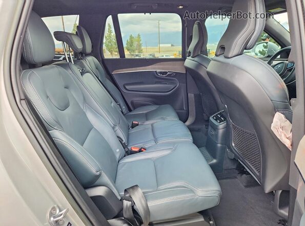 YV4H60CA3P1932216 2023 VOLVO XC90 Серебряный Вид задней части салона