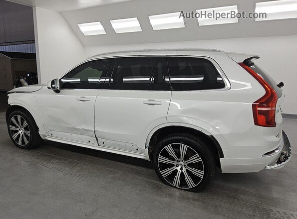 YV4H60CE4R1203406 2024 VOLVO XC90 White 