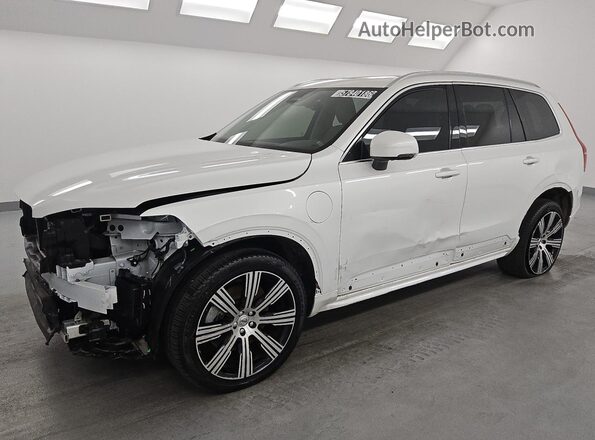 YV4H60CE4R1203406 2024 VOLVO XC90 White 
