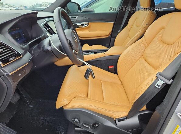 YV4H60CX7P1979060 2023 VOLVO XC90 Silver წინა სალონის ხედი