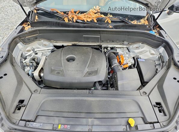 YV4H60CX7P1979060 2023 VOLVO XC90 Silver ძრავის განყოფილების ხედი