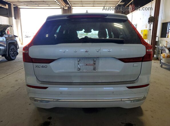YV4H60DA4P1301375 2023 VOLVO XC60 White Widok z tyłu