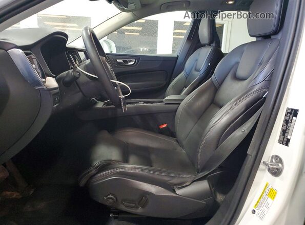 YV4H60DA4P1301375 2023 VOLVO XC60 White Widok wnętrza z przodu