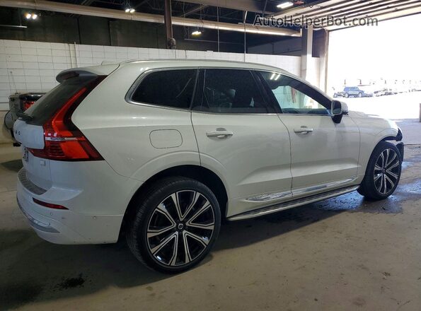 YV4H60DA4P1301375 2023 VOLVO XC60 White Tył prawy