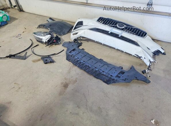 YV4H60DA4P1301375 2023 VOLVO XC60 White Widok naklejki z numerem VIN