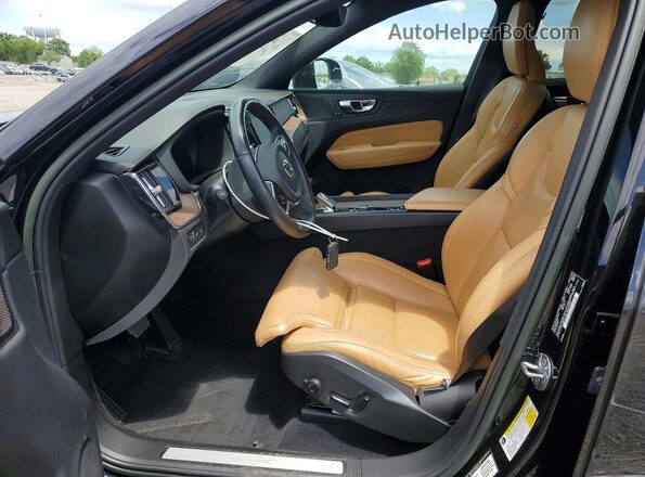 YV4H60DL3N1046314 2022 VOLVO XC60 Black Widok wnętrza z przodu