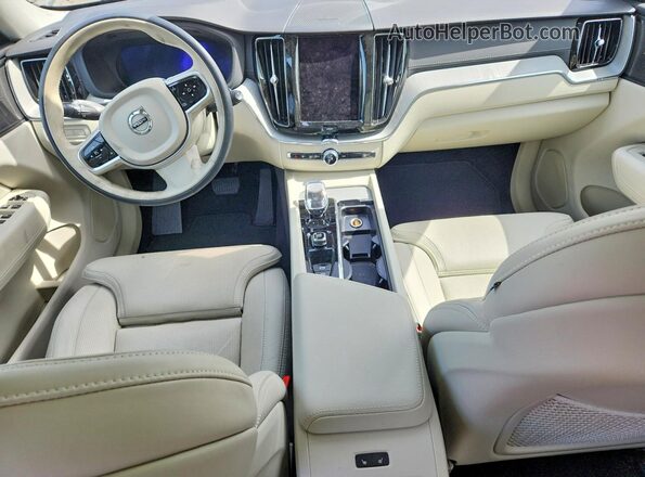 YV4H60DM3R1918022 2024 VOLVO XC60 Синий Вид панели приборов