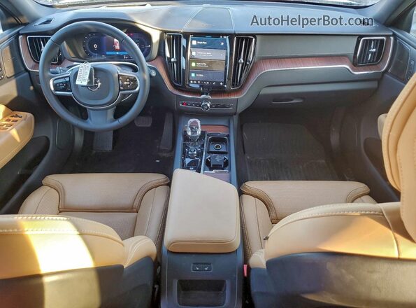 YV4H60DM8R1914841 2024 VOLVO XC60 Blue Widok deski rozdzielczej