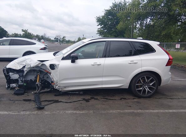 YV4H60DP1N1009376 2022 VOLVO XC60 RECHARGE PLUG-IN HYBRID White 360 interior view