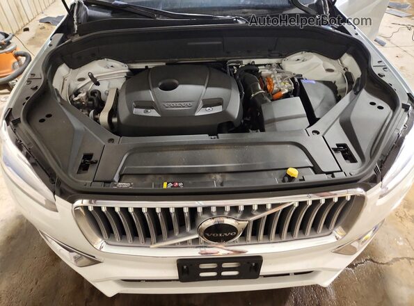 YV4H60LE0R1232885 2024 VOLVO XC90 White Engine compartment view