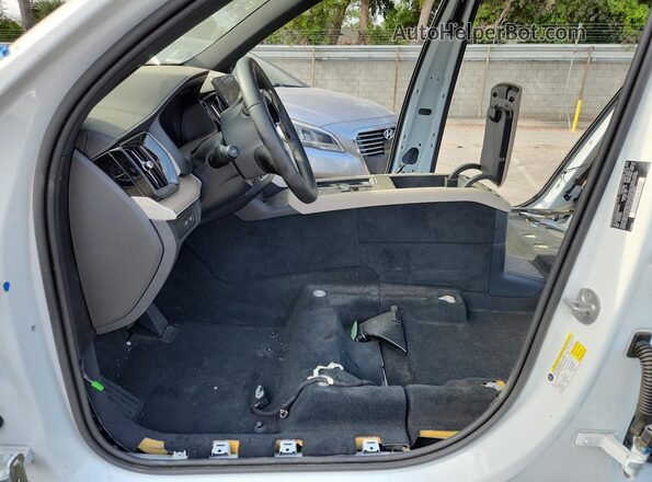 YV4H60PB8S1392115 2025 VOLVO XC90 White 