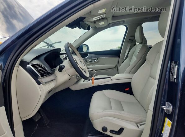 YV4H60PE9S1332578 2025 VOLVO XC90 Blue Widok wnętrza z przodu