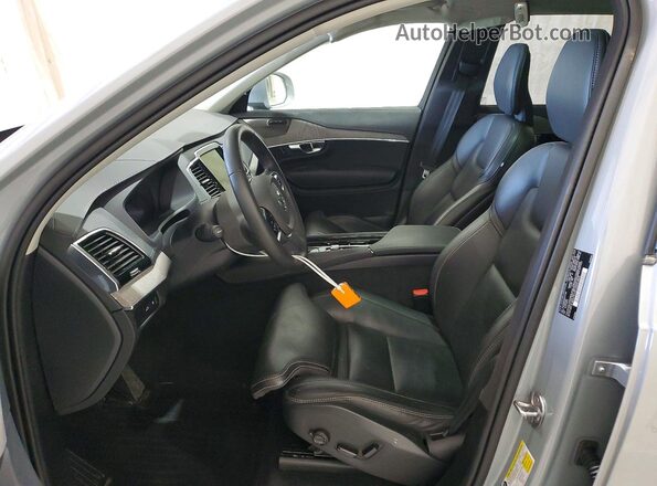YV4H60PF6S1317190 2025 VOLVO XC90 Gray Vista interior delantera