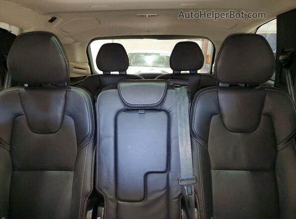 YV4H60PF6S1317190 2025 VOLVO XC90 Gray Vista de los asientos traseros