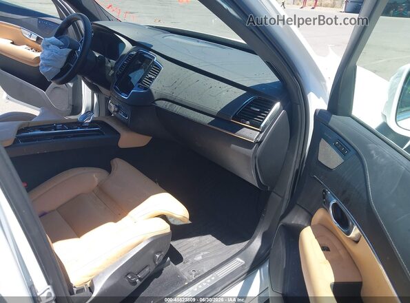 YV4H60PFXS1314471 2025 VOLVO XC90 PLUG-IN HYBRID White Front interior view