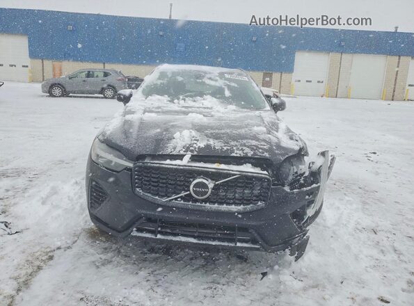 YV4H60RC2S1040069 2025 VOLVO XC60 Черный Вид спереди