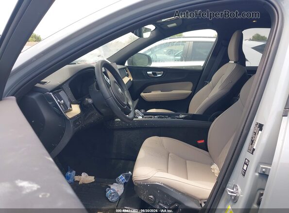 YV4H60RC2T1424239 2026 VOLVO XC60 PLUG-IN HYBRID Gray Front interior view