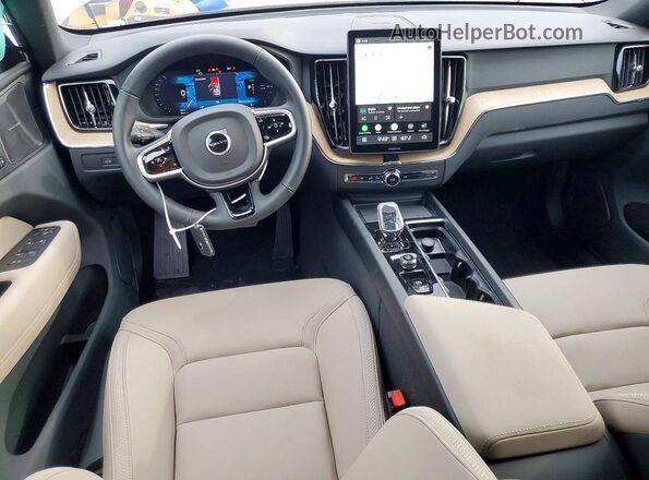 YV4H60RC2T1440733 2026 VOLVO XC60 Серебряный Вид панели приборов
