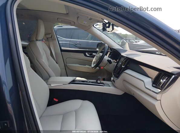 YV4H60RC7S1159879 2025 VOLVO XC60 PLUG-IN HYBRID Blue Вид салону спереду