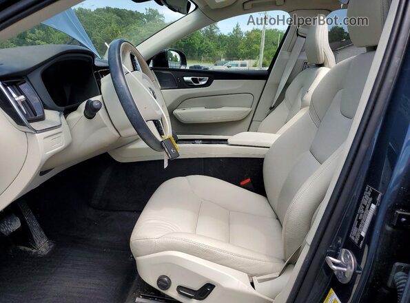 YV4H60RC8S1018013 2025 VOLVO XC60 Blue Widok wnętrza z przodu