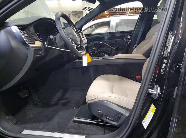 YV4H60RJ0T1406434 2026 VOLVO XC60 Black Front interior view
