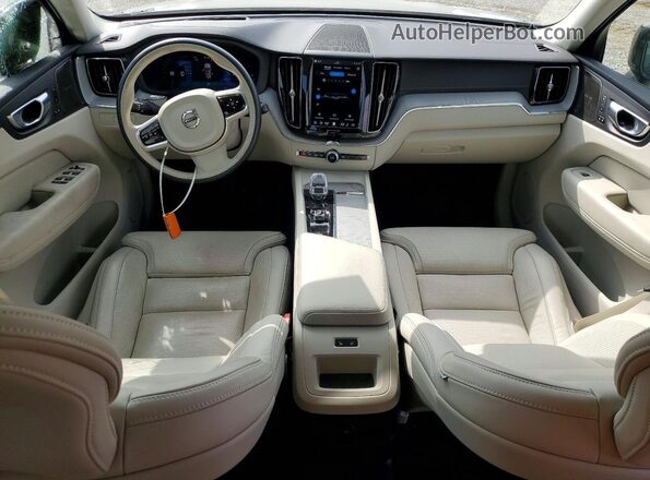YV4H60RM0S1054321 2025 VOLVO XC60 Gray Dashboard view