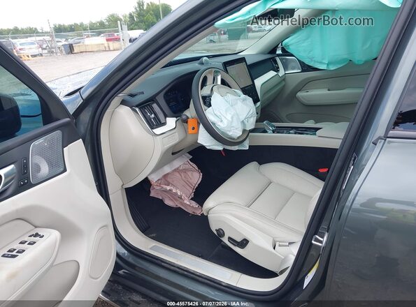 YV4H60RM7T1474563 2026 VOLVO XC60 PLUG-IN HYBRID Green Вид салону спереду