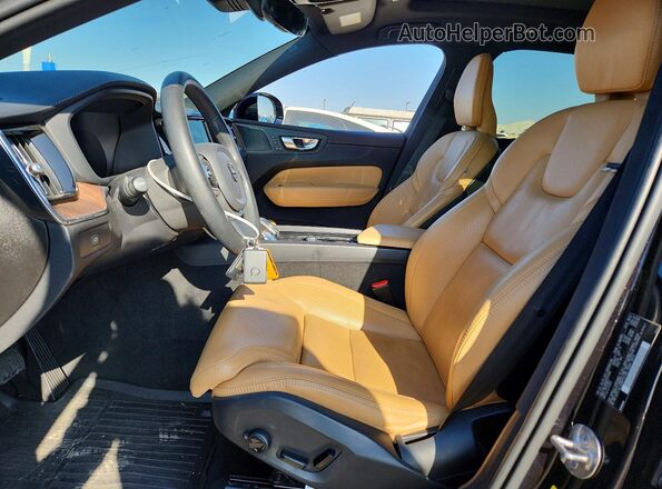 YV4L12DA4P1211356 2023 VOLVO XC60 Black Widok wnętrza z przodu