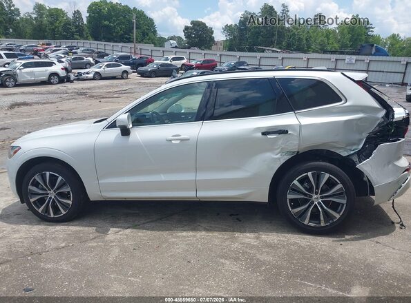 YV4L12DK0N1003433 2022 VOLVO XC60 White 360 interior view
